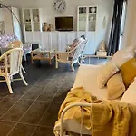 Cute And Quirky Doves Nest Studio Walk To Werri Beach