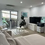 Cozy Studio With Private Entrance & Ensuite