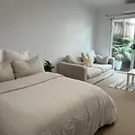 Cozy Studio With Private Entrance & Ensuite