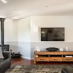 Seacliff House 10 Bedrooms With Ocean & Dairy Country Views