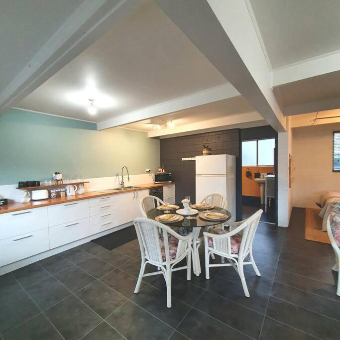 Cute And Quirky Doves Nest Studio Walk To Werri Beach Apartment