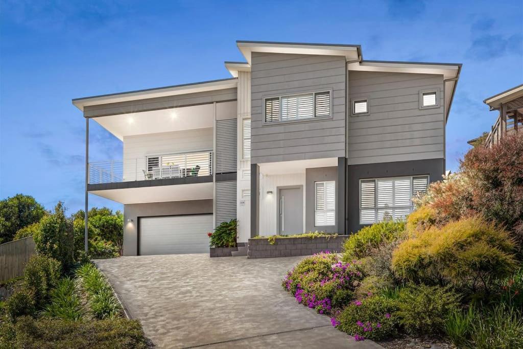 Seaview At - 4pm Check Out If Available Gerringong