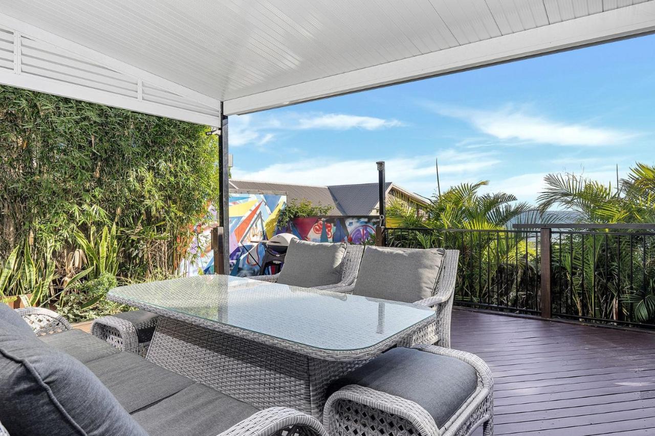 Pacific Blue, Holiday home