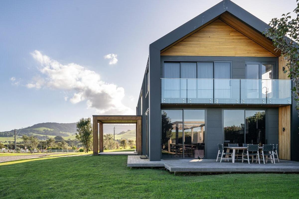 Seacliff House 10 Bedrooms With Ocean & Dairy Country Views * Gerringong