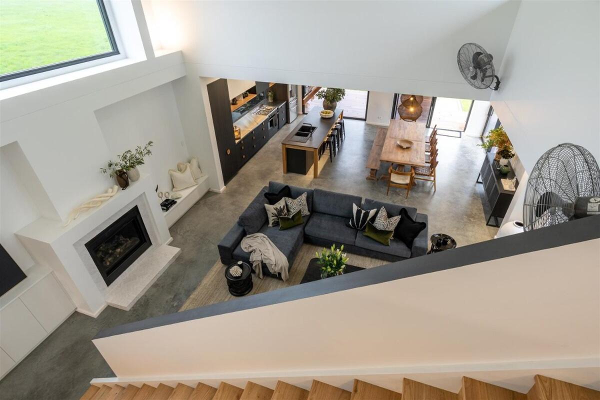 Seacliff House 10 Bedrooms With Ocean & Dairy Country Views Holiday home