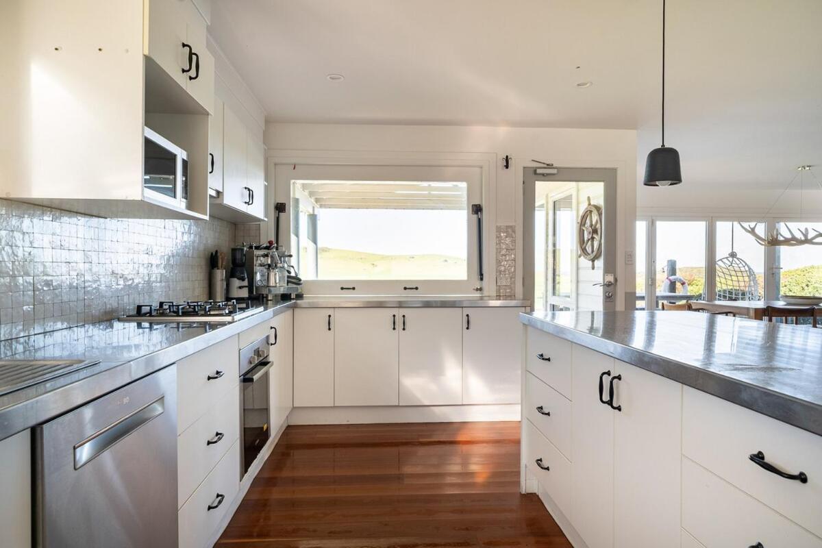 Holiday home Seacliff House 10 Bedrooms With Ocean & Dairy Country Views Gerringong