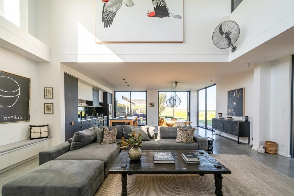 Seacliff House 10 Bedrooms With Ocean & Dairy Country Views