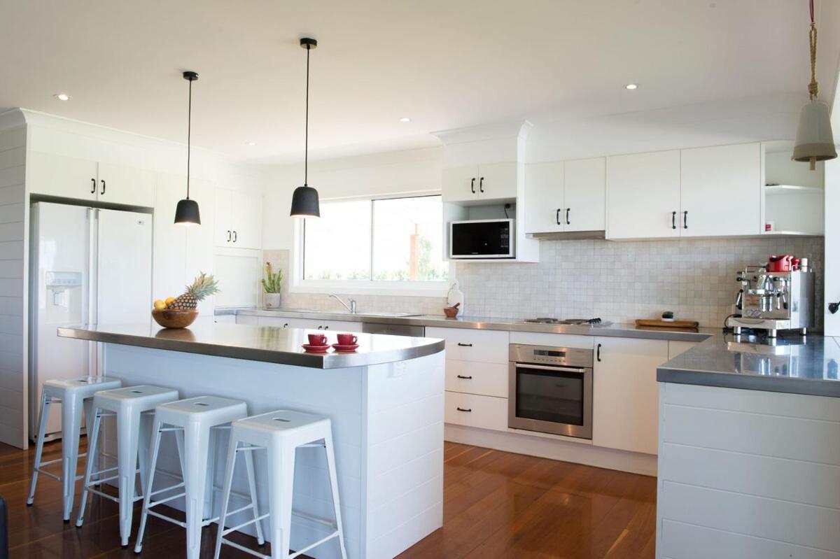 Seacliff House 10 Bedrooms With Ocean & Dairy Country Views Holiday home
