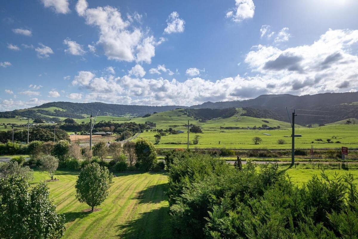 Seacliff House 10 Bedrooms With Ocean & Dairy Country Views *