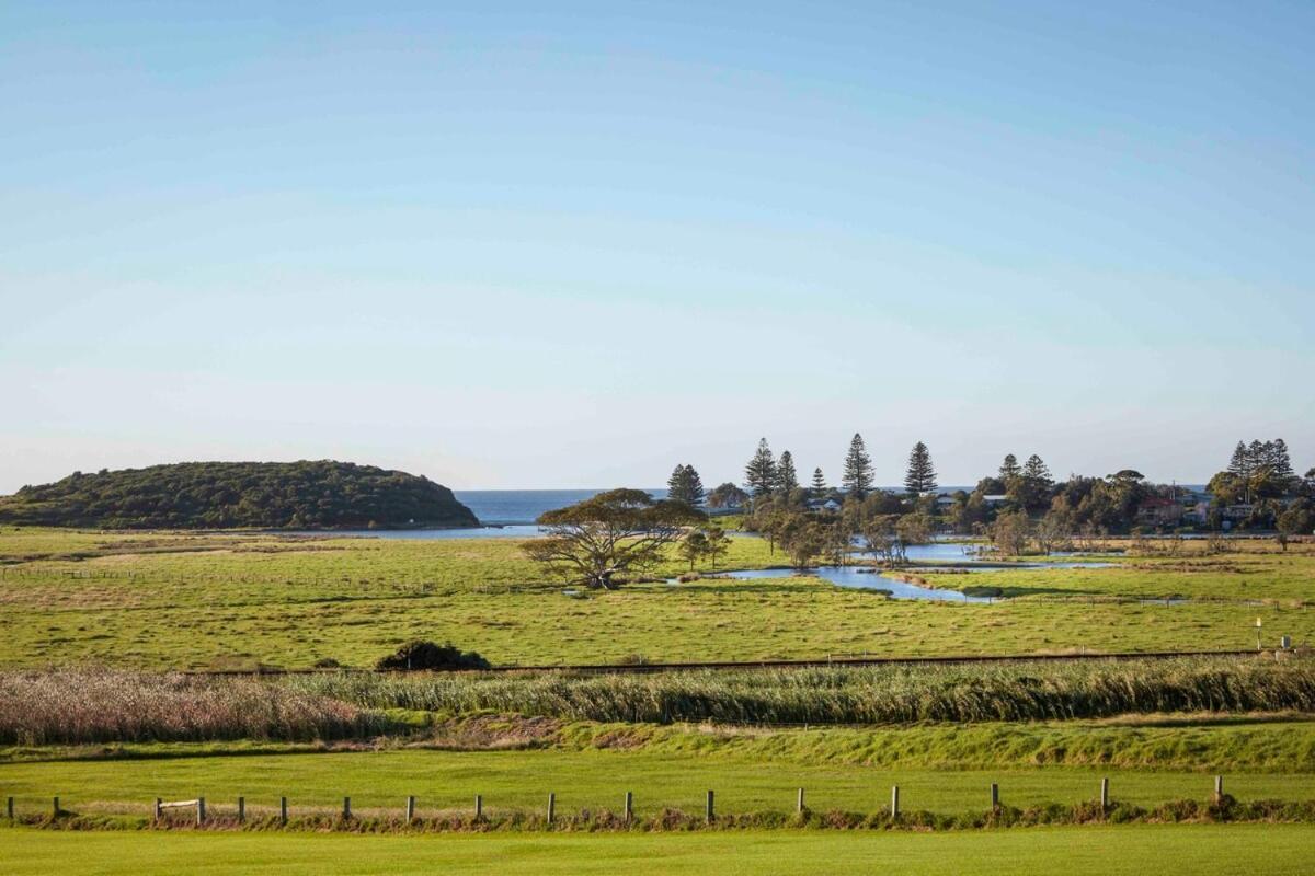 Holiday home Seacliff House 10 Bedrooms With Ocean & Dairy Country Views