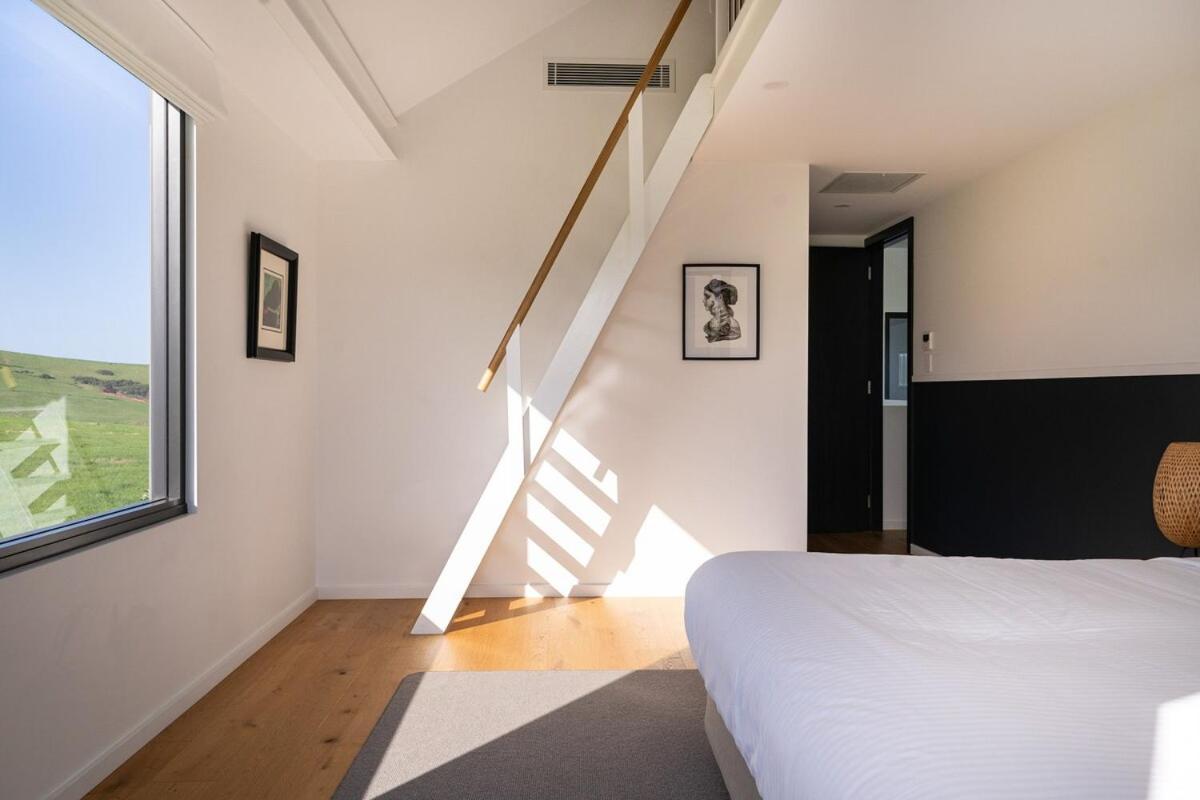 Seacliff House 10 Bedrooms With Ocean & Dairy Country Views Holiday home Gerringong