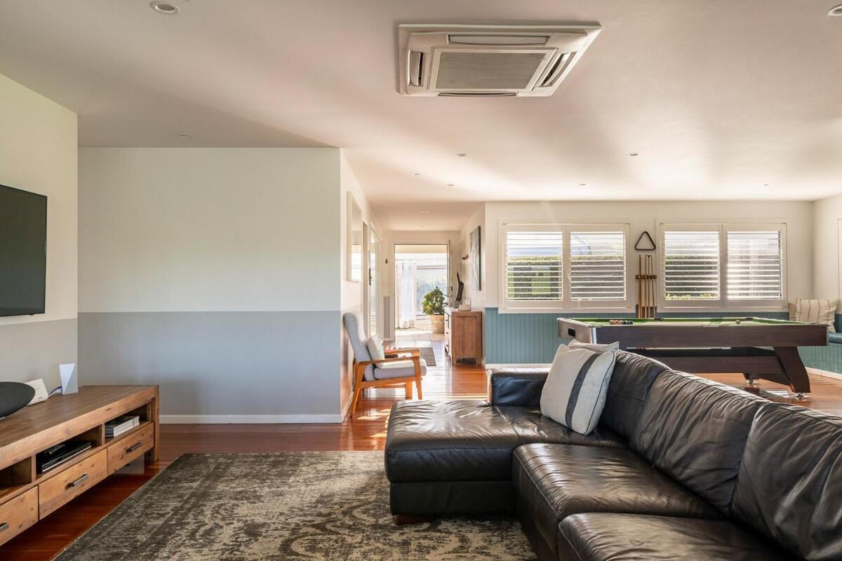 Seacliff House 10 Bedrooms With Ocean & Dairy Country Views Holiday home