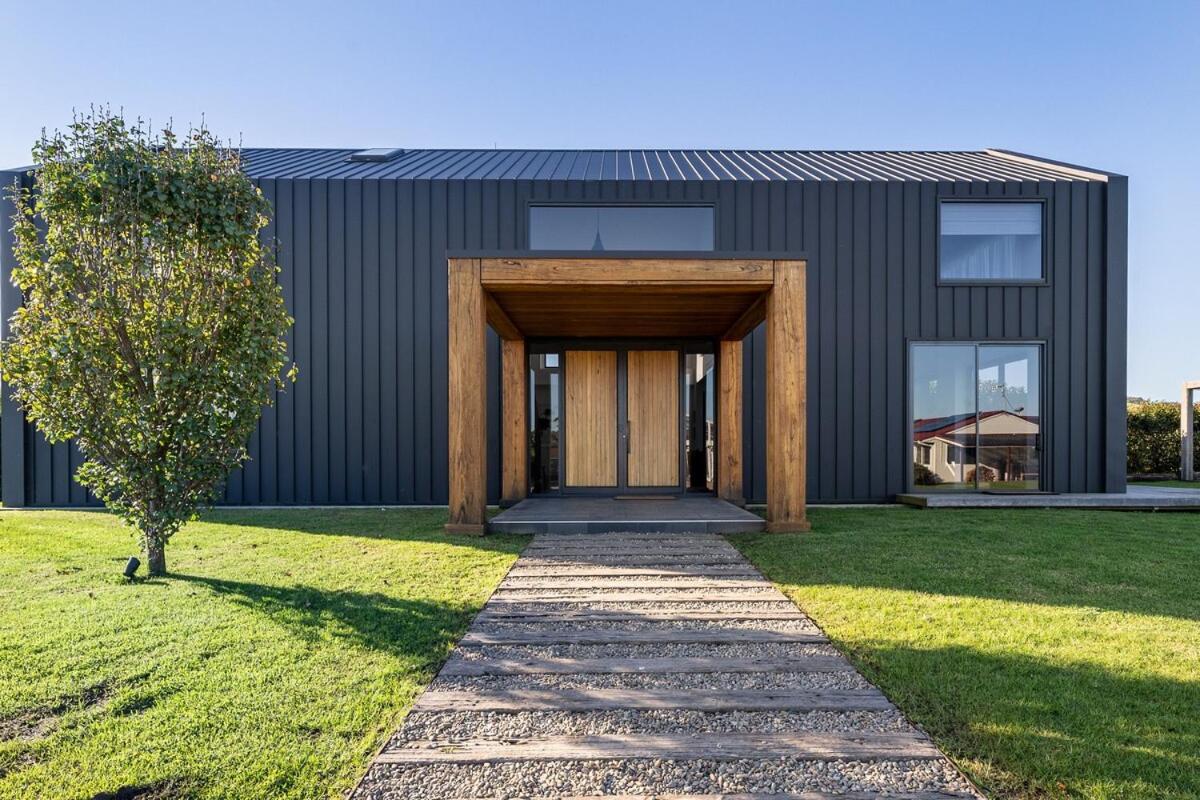 Seacliff House 10 Bedrooms With Ocean & Dairy Country Views * Gerringong