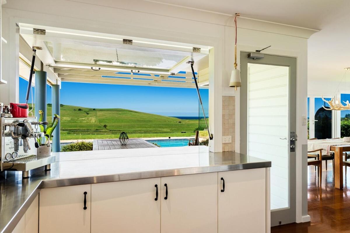 Holiday home Seacliff House 10 Bedrooms With Ocean & Dairy Country Views *