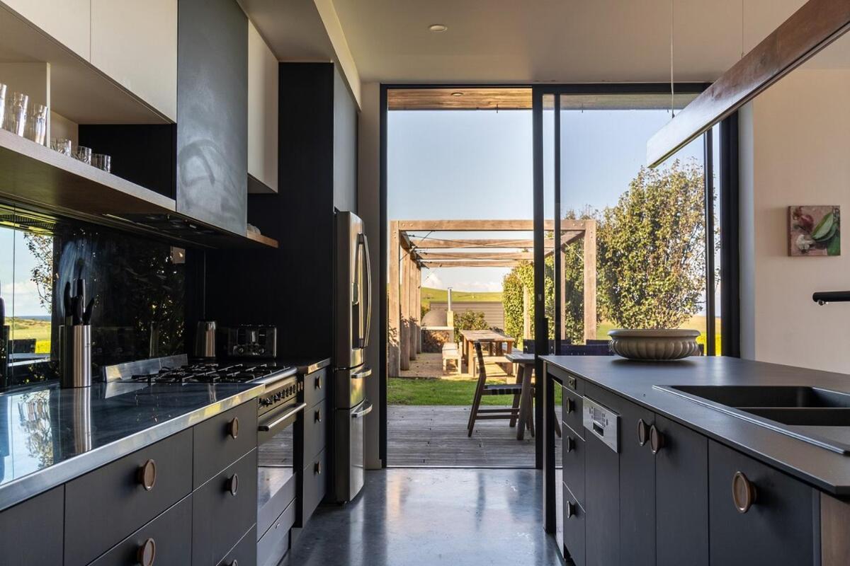 Seacliff House 10 Bedrooms With Ocean & Dairy Country Views Holiday home Gerringong