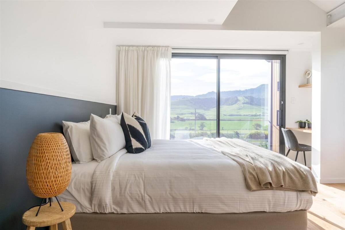 Seacliff House 10 Bedrooms With Ocean & Dairy Country Views *