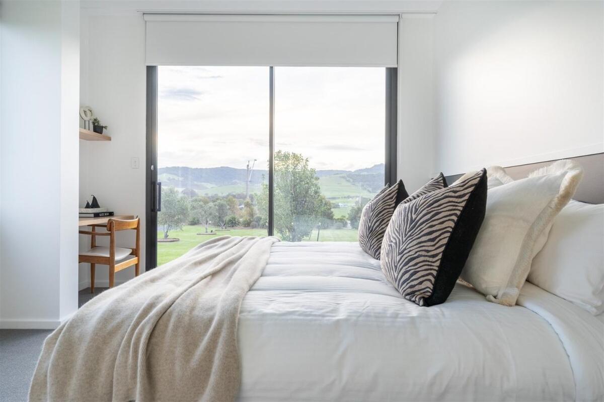 Holiday home Seacliff House 10 Bedrooms With Ocean & Dairy Country Views