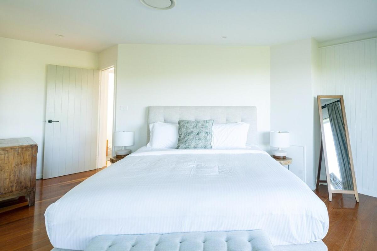 Seacliff House 10 Bedrooms With Ocean & Dairy Country Views *