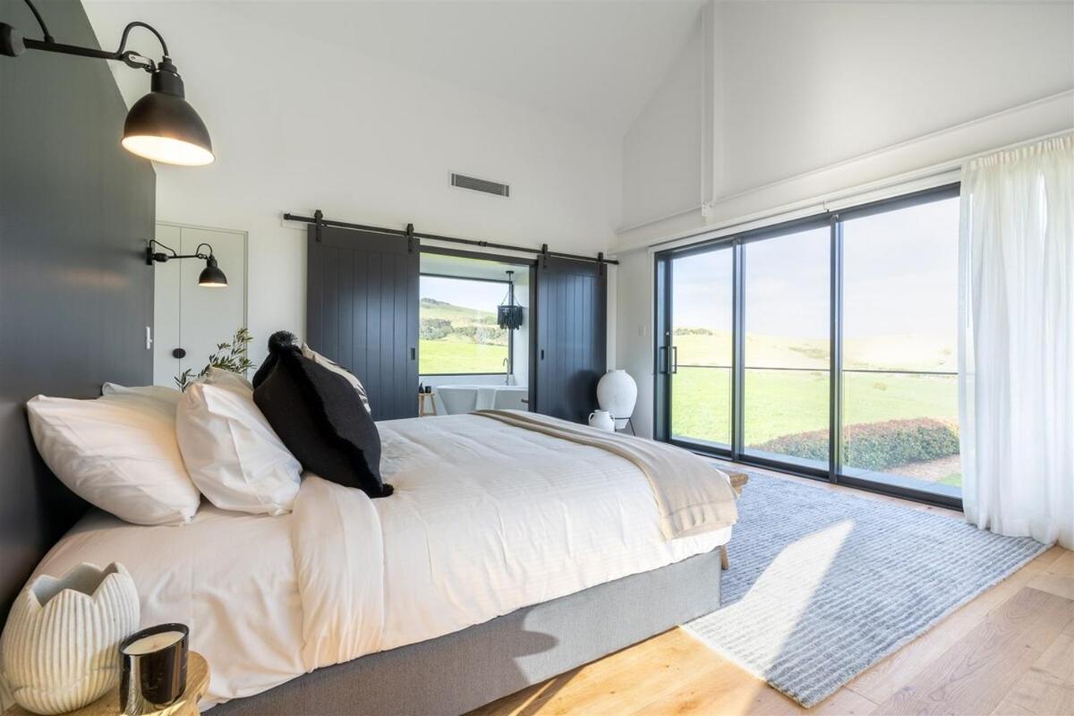 Holiday home Seacliff House 10 Bedrooms With Ocean & Dairy Country Views Gerringong